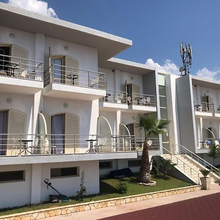 Royal Blue Hotel Dhërmi Kültér fotó